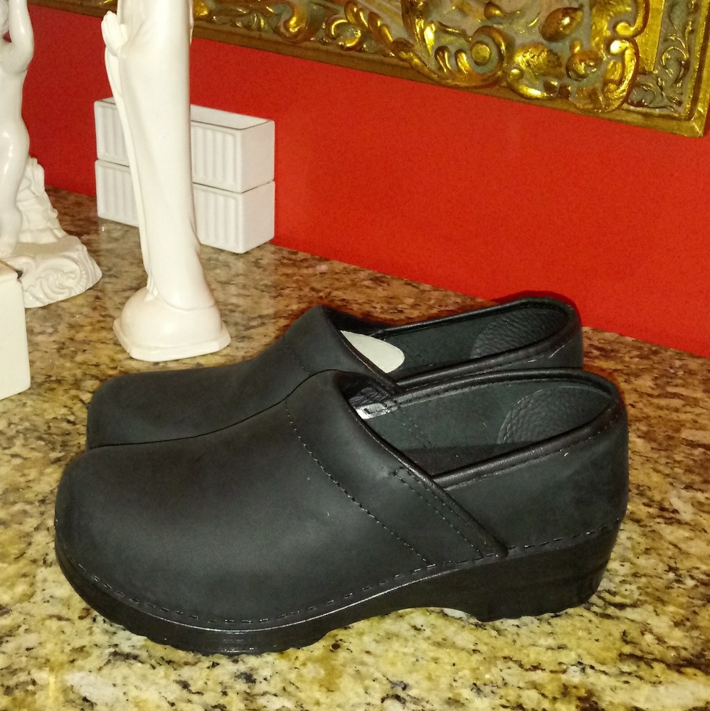 927 Leather Clogs by Italian Shoemakers